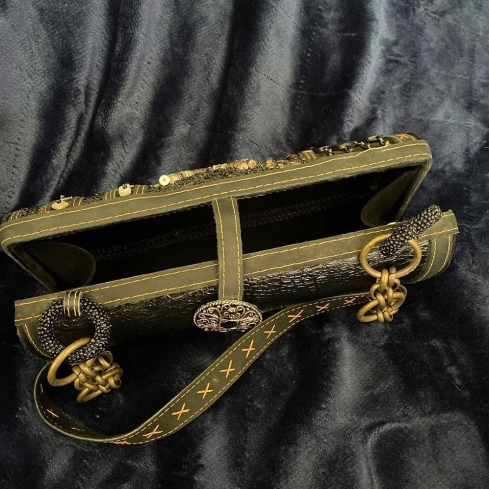 SOLD! Mary Frances Beaded Opera Shoulder Bag - Picture 4 of 6